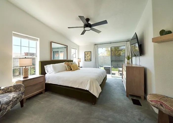 Dom wakacyjny Hot Tub, Game Room, Coffee Bar, Fire Pit, Pancakes Page