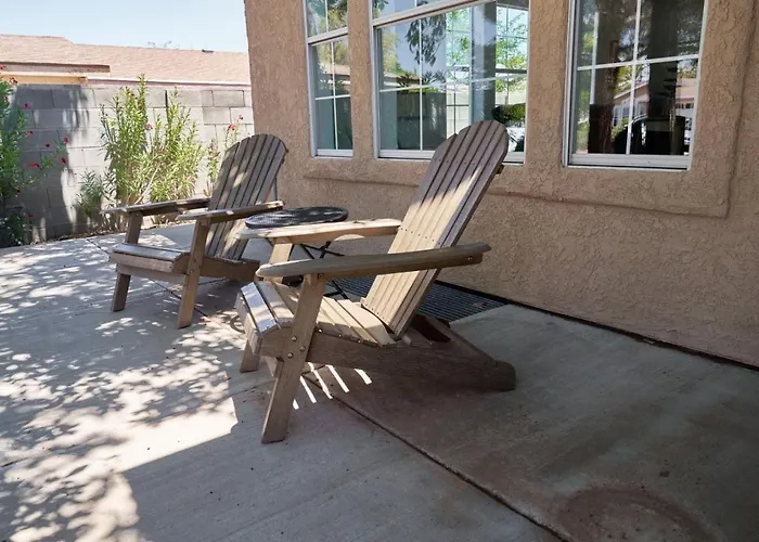 Hot Tub, Game Room, Coffee Bar, Fire Pit, Pancakes *